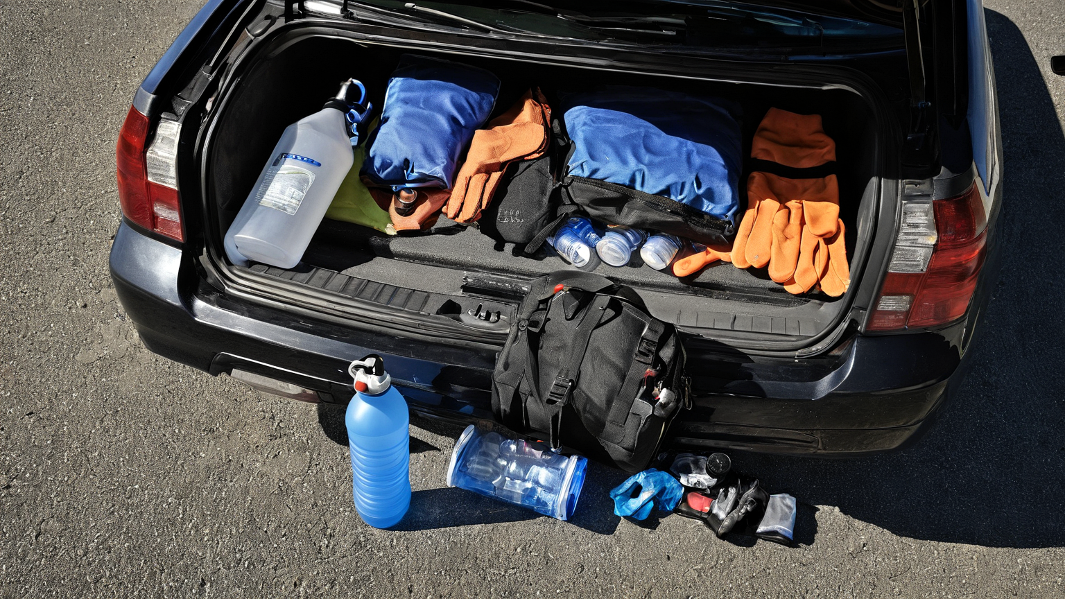 Summer Roadside Emergency Kit for Heat, Tires, and Shoulder Stops